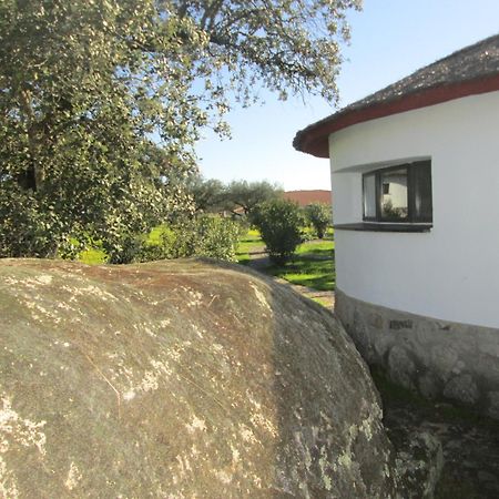 La Roca de la SierraChozos De La Dehesa公寓式酒店 外观 照片