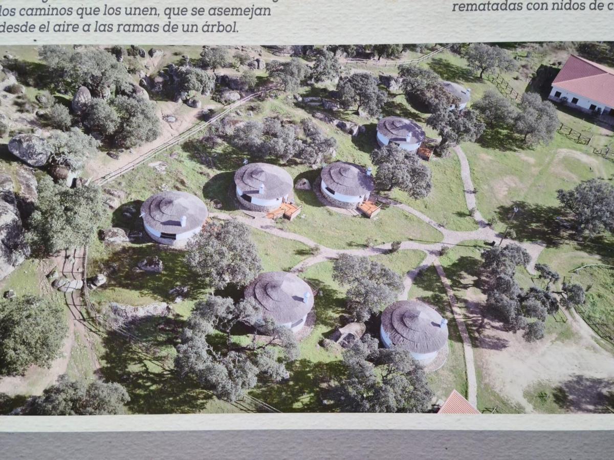 La Roca de la SierraChozos De La Dehesa公寓式酒店 外观 照片