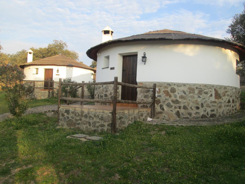 La Roca de la SierraChozos De La Dehesa公寓式酒店 外观 照片