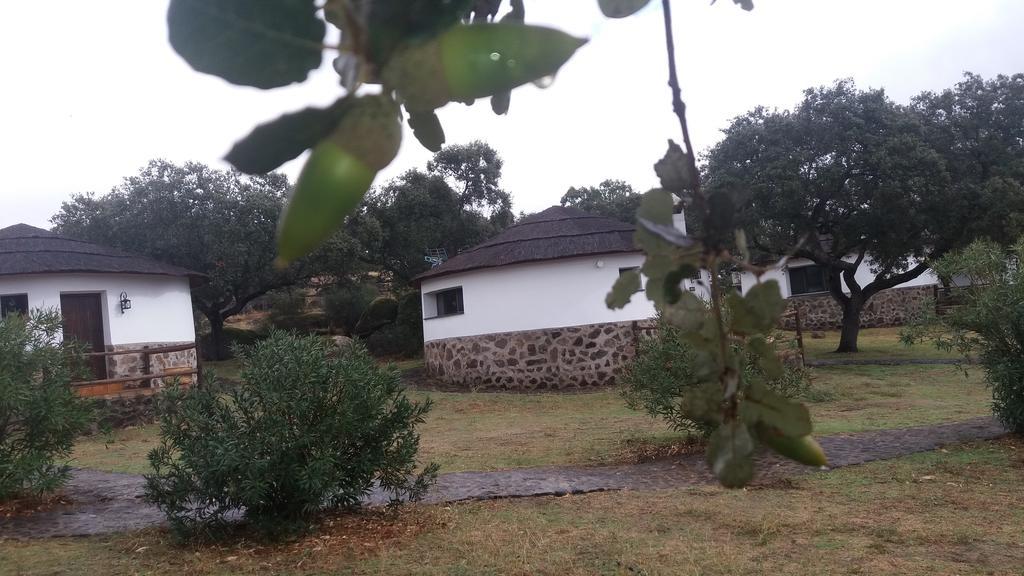 La Roca de la SierraChozos De La Dehesa公寓式酒店 外观 照片
