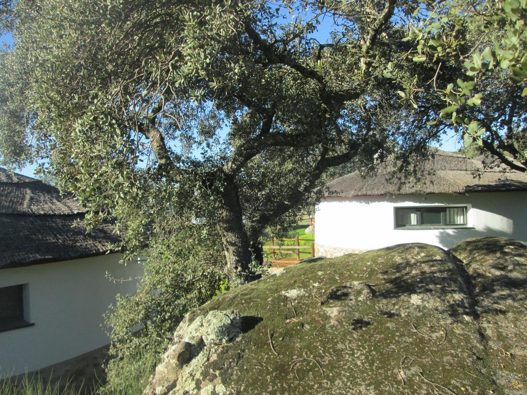 La Roca de la SierraChozos De La Dehesa公寓式酒店 外观 照片