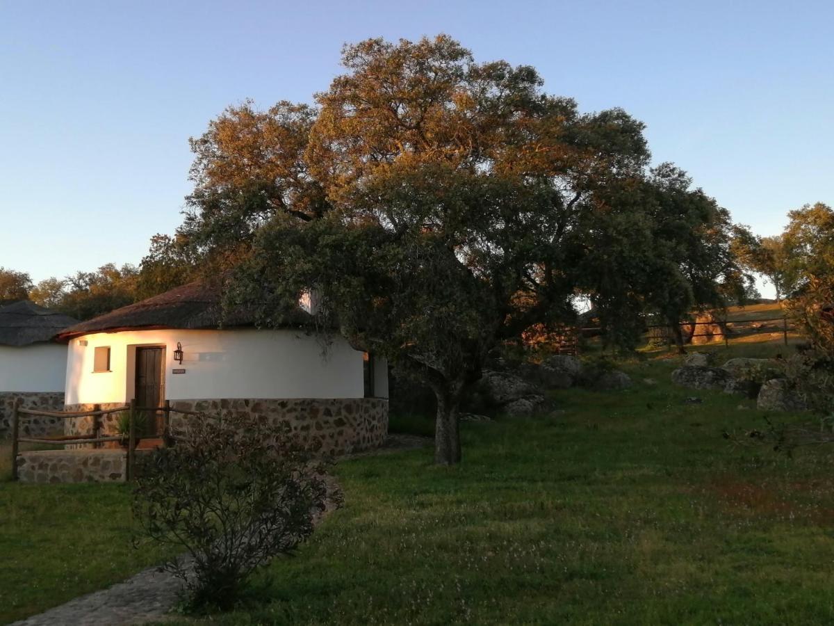 La Roca de la SierraChozos De La Dehesa公寓式酒店 外观 照片