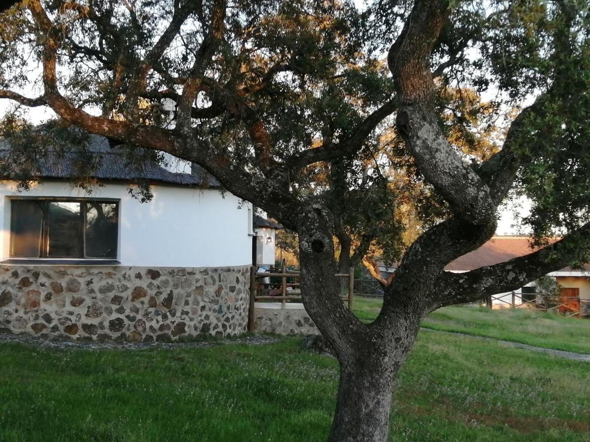 La Roca de la SierraChozos De La Dehesa公寓式酒店 外观 照片